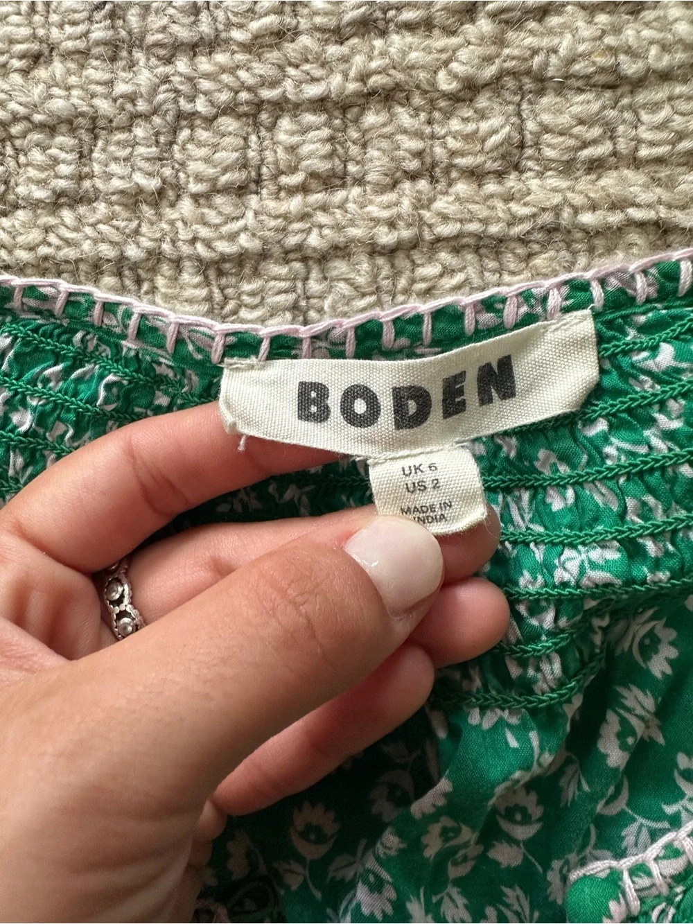 Boden Green & White Floral Print Short Sleeve Shirt Blouse Sz 2 - Picture 4 of 6